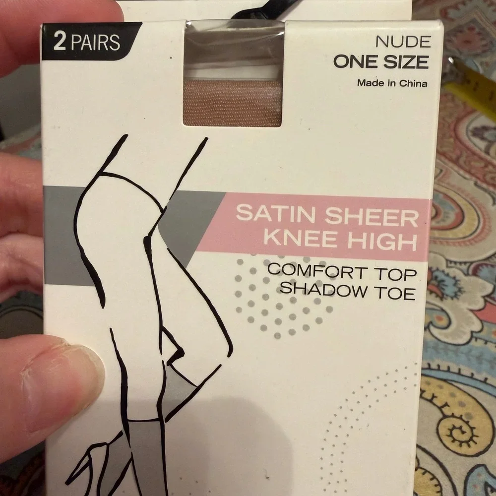 Round the Clock 2 Pairs Nude Satin Sheer Knee High Stockings One Size 20 Denier‎